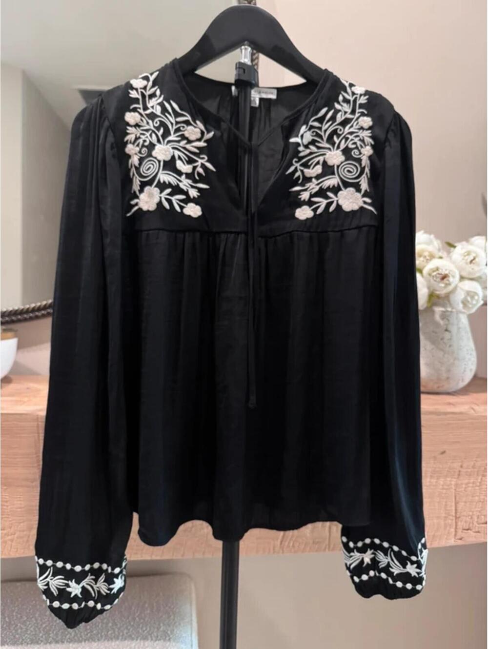 Vintage Maison D’ Amelie Medium Black And White Long Sleeve Blouse